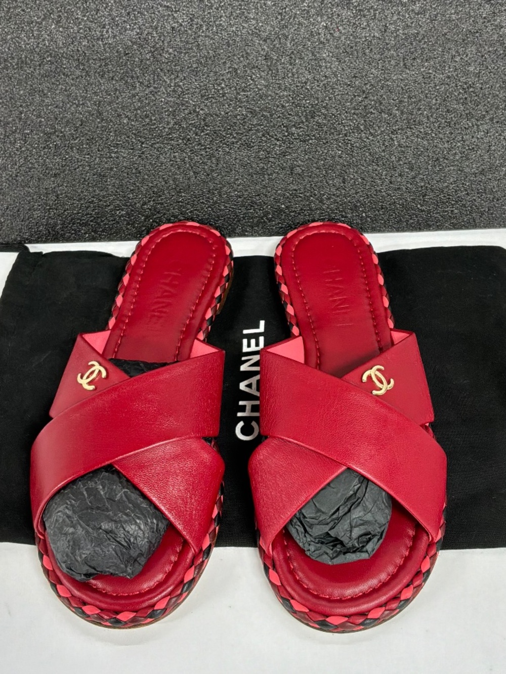 Chanel Interlocking CC Logo Leather Slides Women's Size: 7 | IT 37